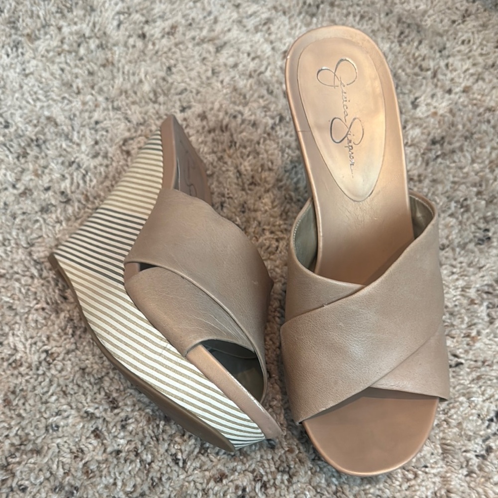 Jessica Simpson Women's Tan Wedge Sandals